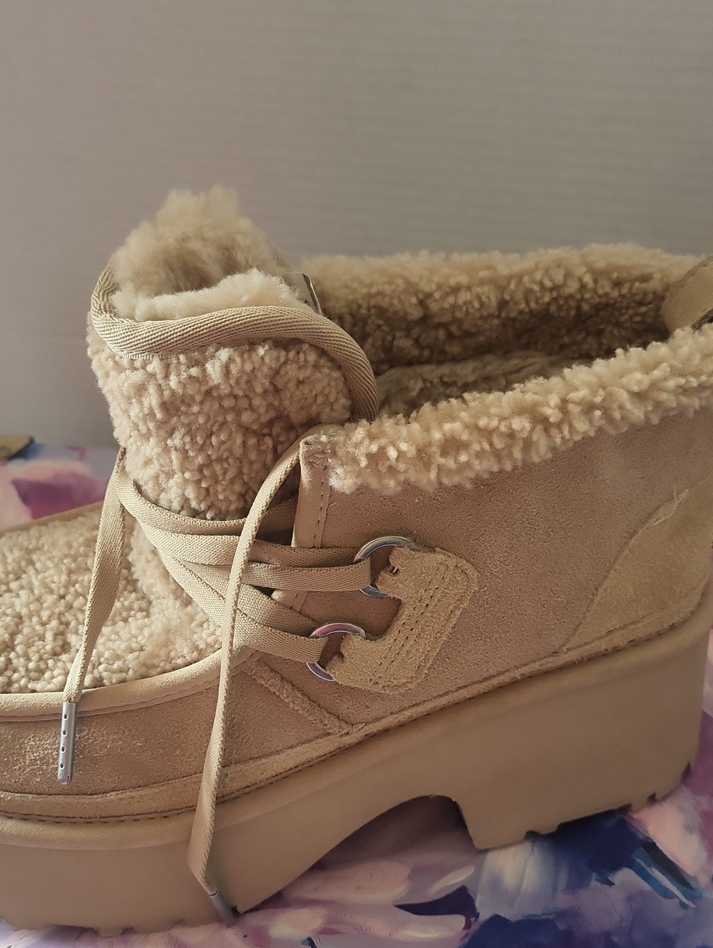 UGG Women's Tan Shearling Platform Lace-Up Ankle Boots WO's Size 10 - Picture 2 of 12